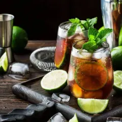 Cuba libre drink: odkryj sekrety idealnego koktajlu i jego historię
