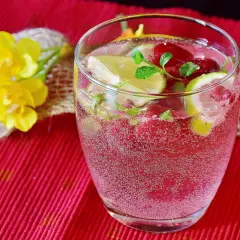 Jakie owoce do drinków? Odkryj najlepsze składniki do koktajli