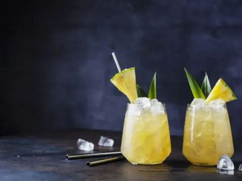 Jak przygotować flirtini drink – przepis na wyjątkowy koktajl