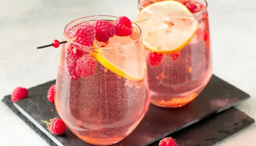 Jak przygotować idealny drink z prosecco i sokiem z bzu?