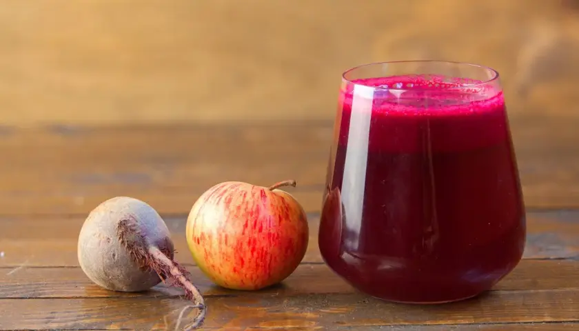 Sok z buraka i jabłka na co pomaga – odkryj zdrowotne korzyści