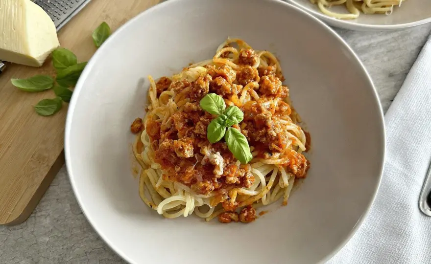 Pyszny sos mięsny do spaghetti – prosty przepis na idealne danie