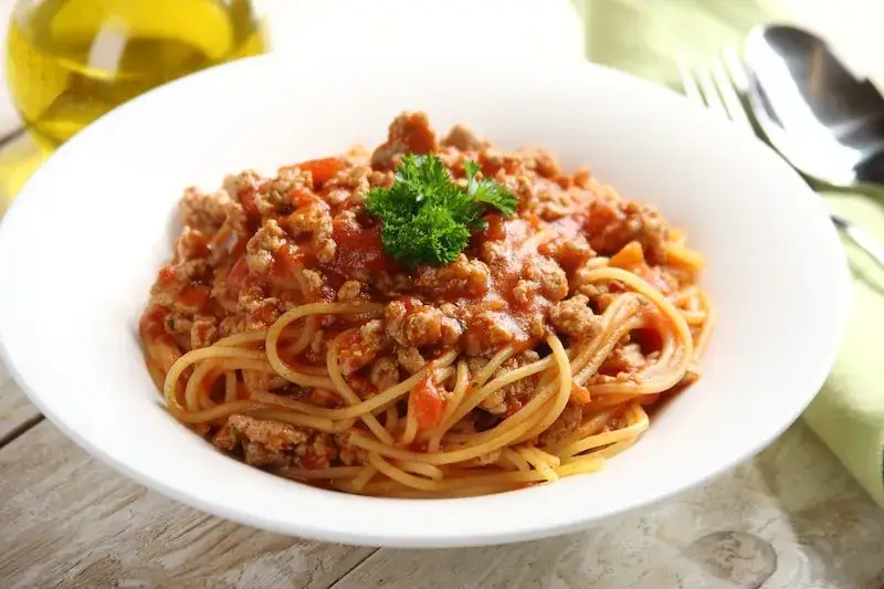 Zdjęcie Prosty przepis na spaghetti z mięsem mielonym, który zaoszczędzi Twój czas
