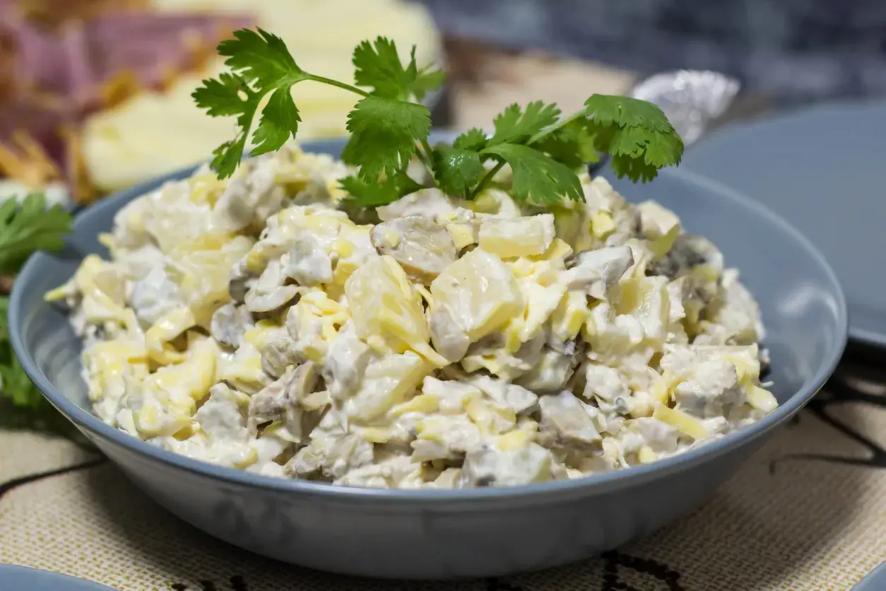 Zdjęcie Jak ugotować pieczarki do sałatki, by zachować ich smak i świeżość