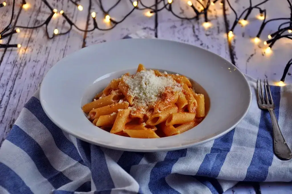 Zdjęcie Penne pomidorowe - prosty przepis na pyszne danie w 40 minut