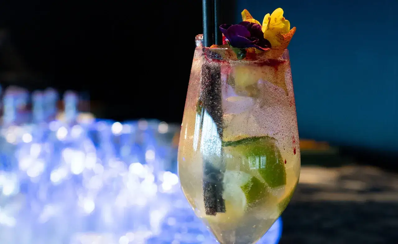 Zdjęcie Hugo drink - orzeźwiający przepis na idealny letni koktajl